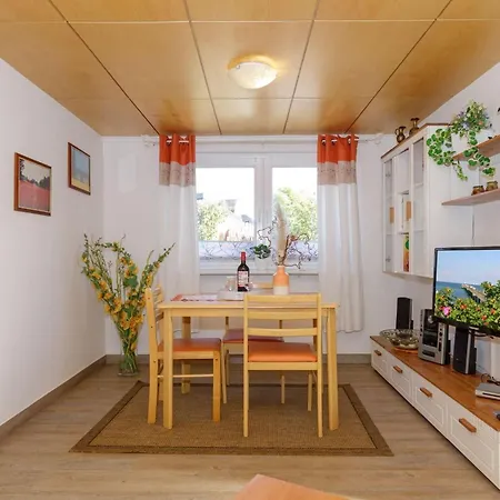 Feriehus Lieschen Fuer 3 Personen Und Eigener Terrasse Ostseebad Kühlungsborn