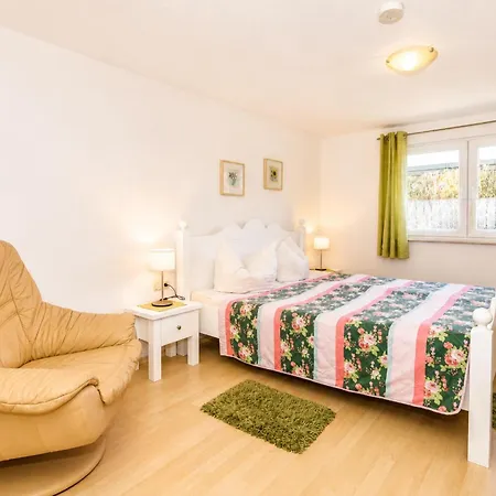 Lieschen Fuer 3 Personen Und Eigener Terrasse *